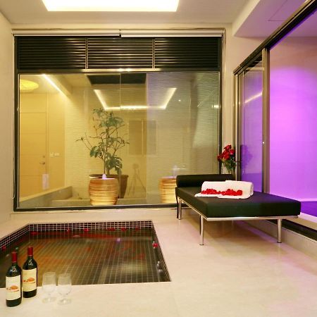 Spring Young Motel Fengyuan Exterior photo