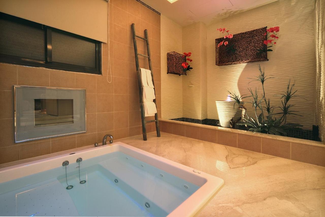 Spring Young Motel Fengyuan Exterior photo