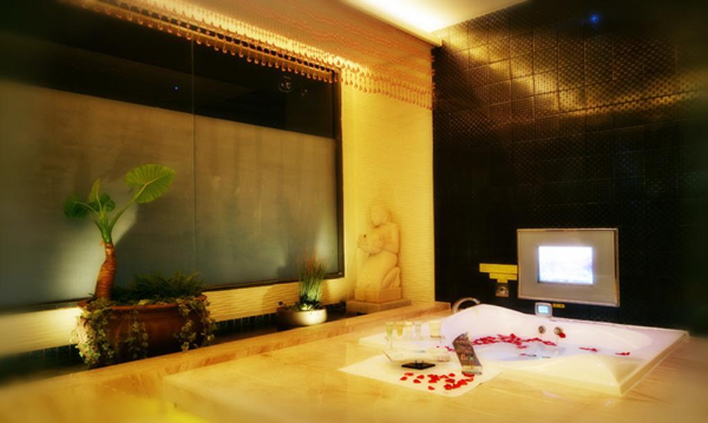 Spring Young Motel Fengyuan Exterior photo