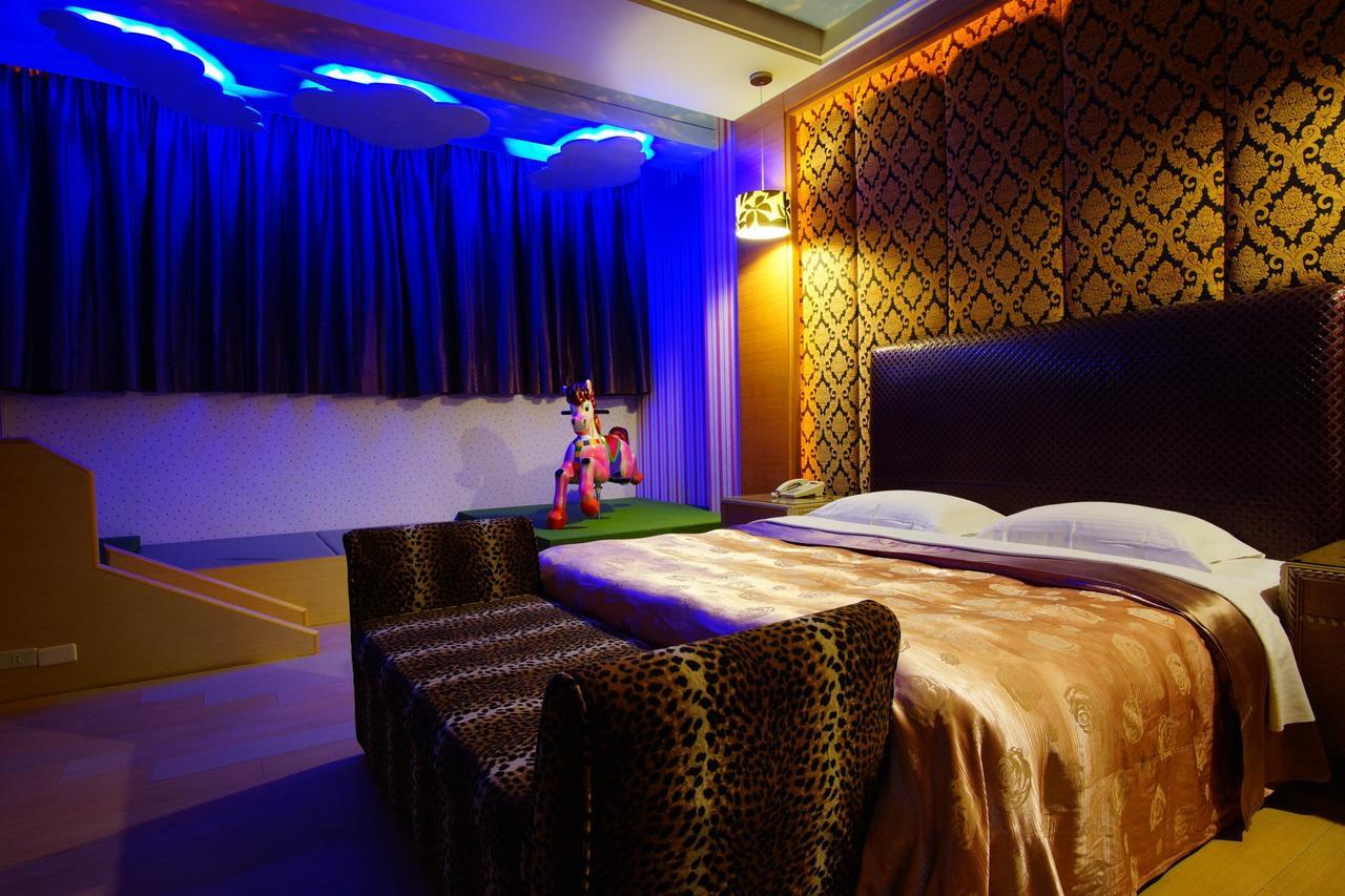 Spring Young Motel Fengyuan Exterior photo